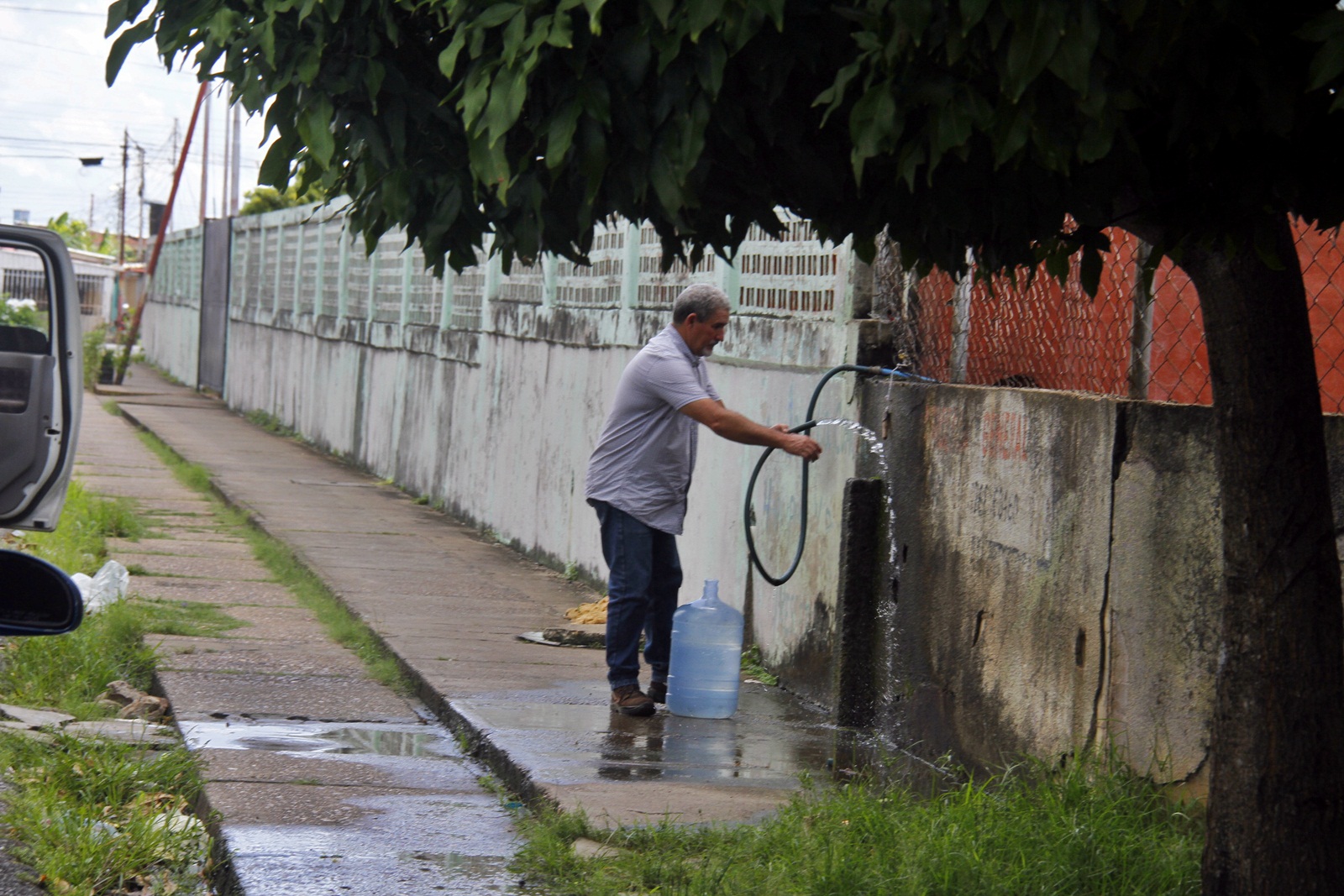 Vecinos de Los Godos aseguran que el servicio de agua es ineficiente