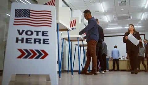 Los horarios de apertura de los centros de votación varían considerablemente. Las encuestas muestran una contienda especialmente ajustada entre Harris y Trump