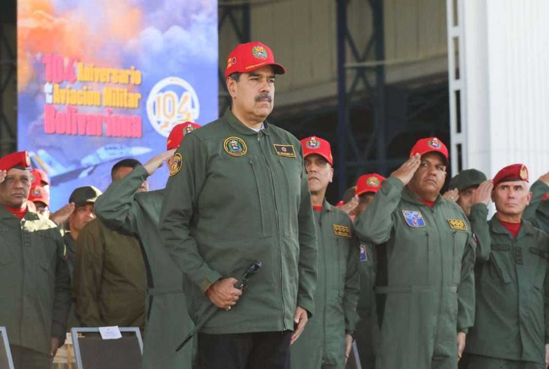 Maduro: La Aviación Militar Bolivariana hace respetar nuestra soberanía