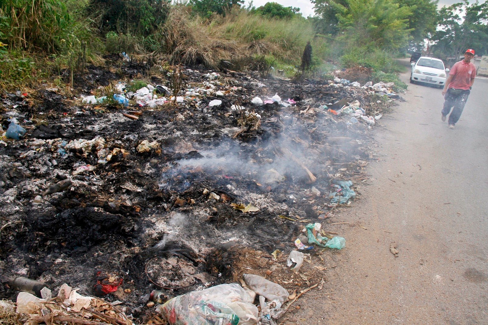 Sumidos en basura están los vecinos de Terrazas del Oeste en Maturín