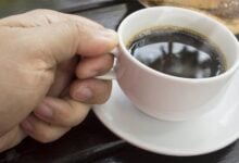 Estudio revela riesgos en la salud por tomar excesivas cantidades de café