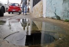 Denuncian bote de aguas blanca en la calle Azcue de Maturín