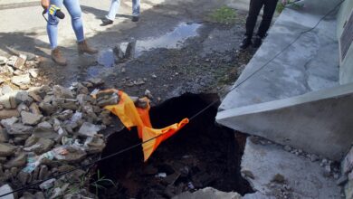 Tres meses tiene un cráter que pone en peligro a una familia en Brisas de La Floresta