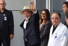 Lula recibe alta hospitalaria y debe permanecer en Sao Paulo