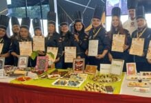 Escuela de chocolate Corazón de Cacao gradúa a 12 nuevos chefs