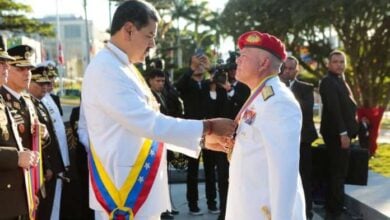 Maduro otorgó orden Bicentenario Vencedores de Ayacucho a sancionados por EEUU