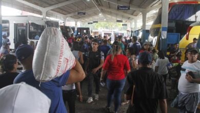 Continua alta afluencia de pasajeros en el terminal de Maturín este lunes 23D