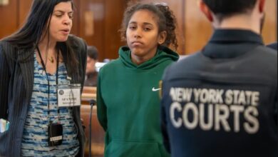 Venezolana es condenada por patear a un policía de Nueva York