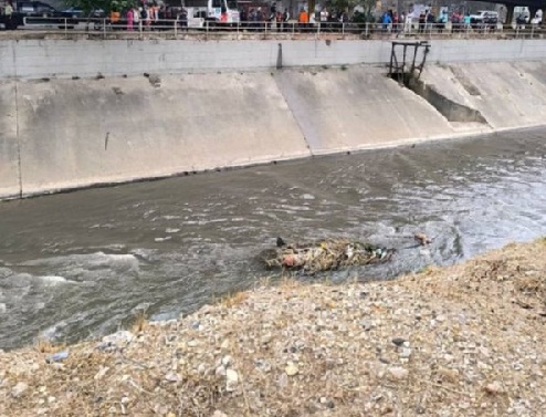 Hallan el cuerpo sin vida de un hombre en el Río Guaire en Caracas