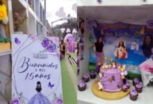 Madre festeja los 15 años de su hija en el cementerio