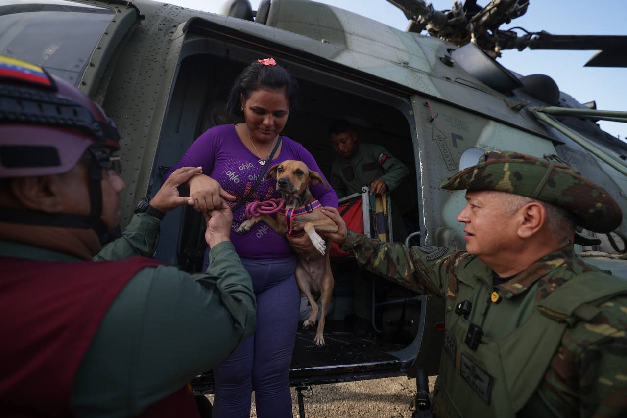 Diosdado Cabello resalta que en Zulia se continúa atendiendo a desplazados colombianos