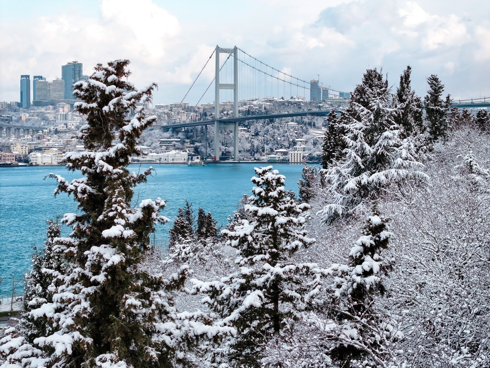 Ciudades del este de Turquía han quedado sepultadas bajo nieve por el impacto del temporal Coral