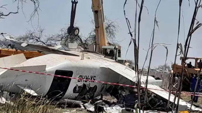 Caída de un avión militar sobre un barrio residencial dejó 46 muertos en Sudán