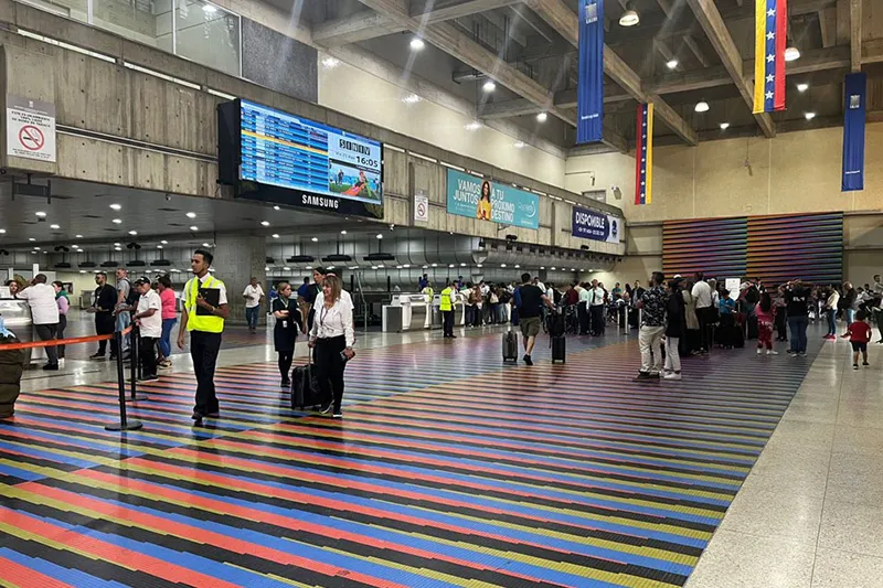 Gomitas que intoxicaron a 14 escolares habían sido recogidas de un basurero en el aeropuerto de Maiquetía