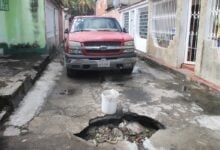 ¡Huecos por todas partes! Exigen asfalto en las calles de Los Jabillos en Boquerón