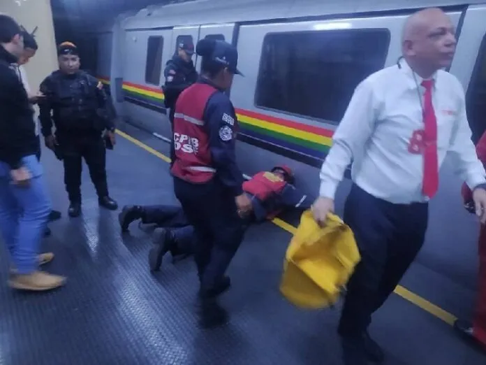 Hombre se lanzó a los rieles del Metro de Caracas