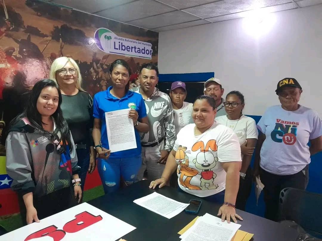 Comunas del municipio Libertador firman convenios para ejecución de proyectos 2025