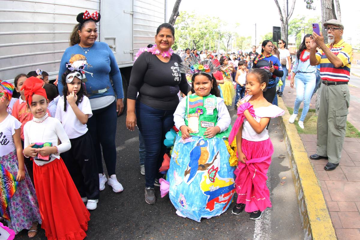 Cuatro instituciones educativas realizaron su desfile del Carnaval