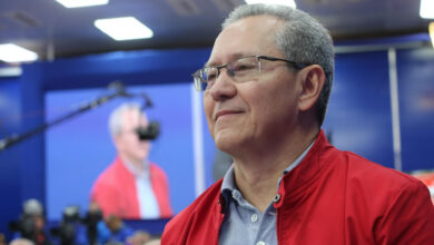 Designan a Julio León Heredia como ministro para Agricultura y Tierras