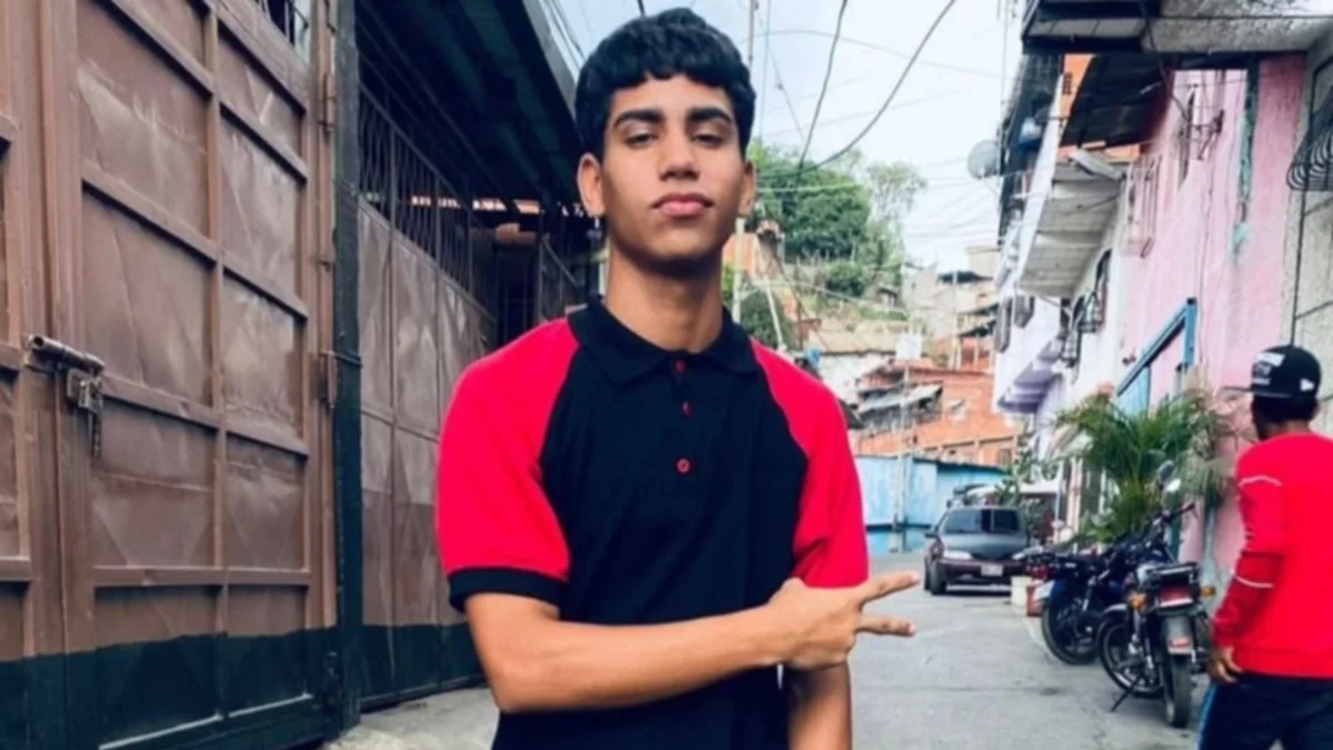 Joven muere tras ser golpeado con latas de espuma