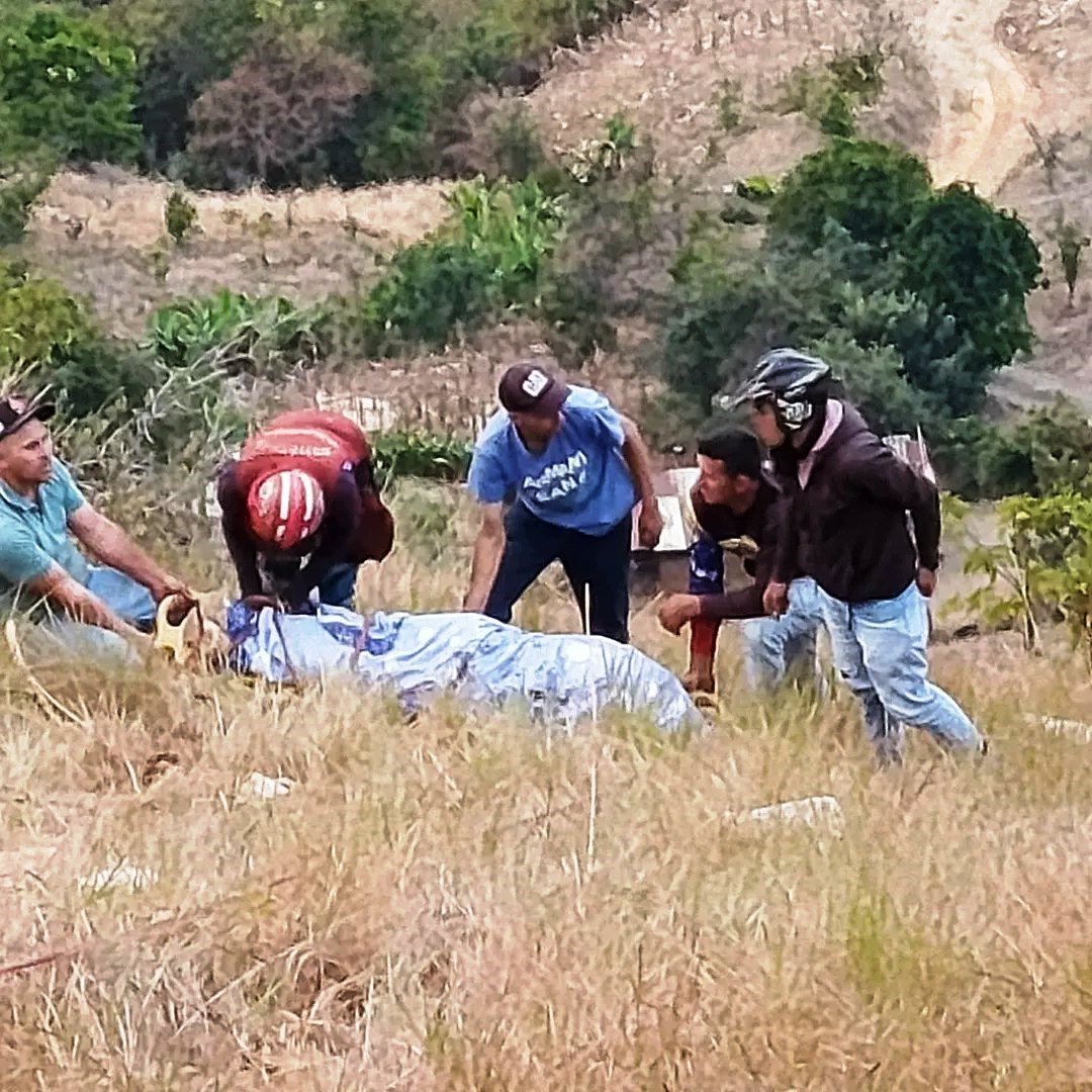 Vuelco de camioneta en un barranco deja cuatro muertos en La Colonia Tovar