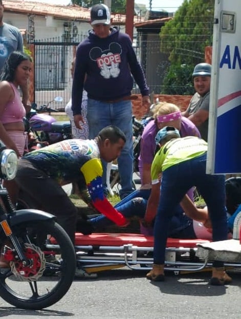 Dos heridos dejó choque de moto contra un vehículo en La Floresta