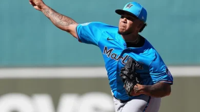 Marlins llamaron al venezolano Luarbert Arias