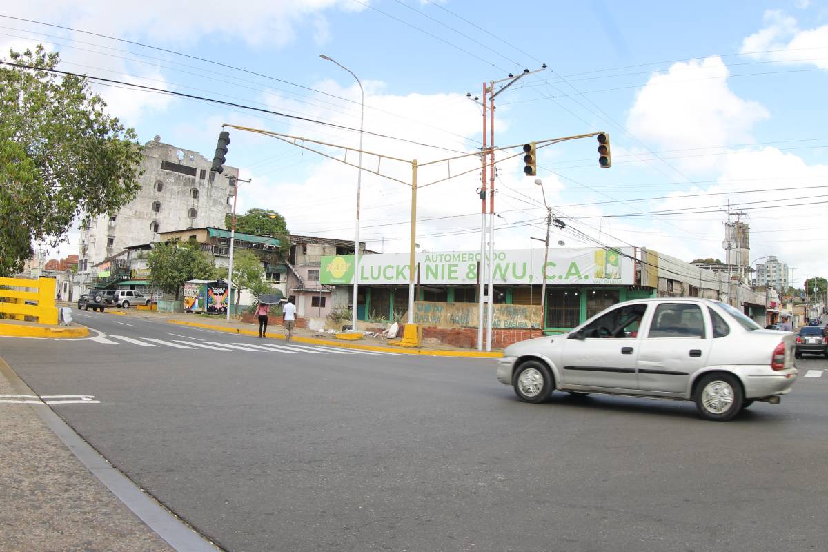 ¡En el olvido! Siguen sin ser reparados los semáforos de la avenida Orinoco en Maturín