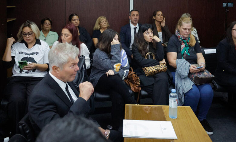 Hijas de Maradona no podrán asistir al juicio hasta que sean llamadas a declarar