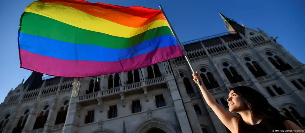 El Parlamento de Hungría prohíbe las marchas LGBT en el país