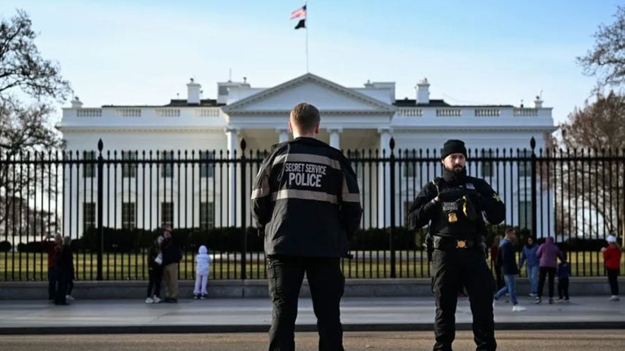 Servicio Secreto dispara a un hombre armado cerca de la Casa Blanca; el agresor está herido