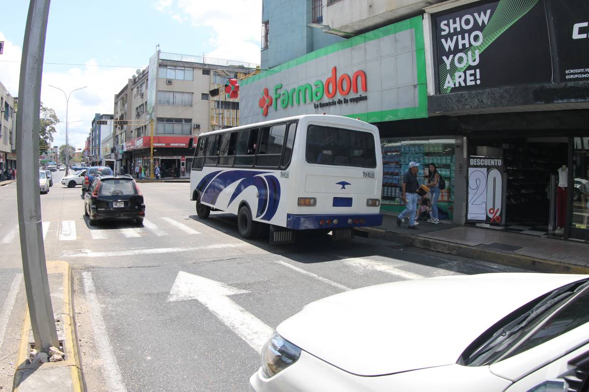 Maturineses denuncian que choferes del transporte público incumplen las normas de tránsito