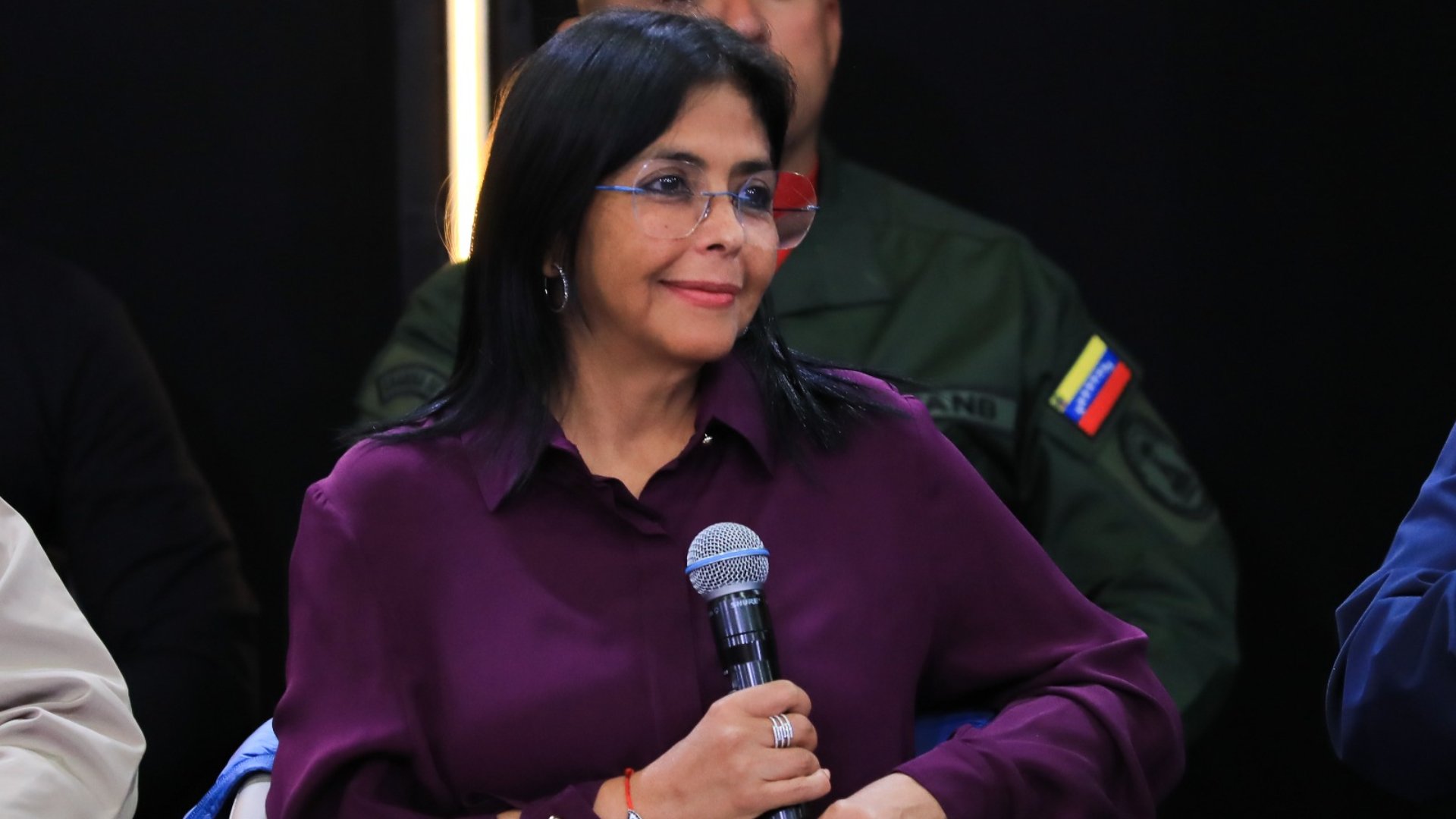 Vicepresidenta Ejecutiva anunció "reuniones constantes" con China para fortalecer las ZEE
