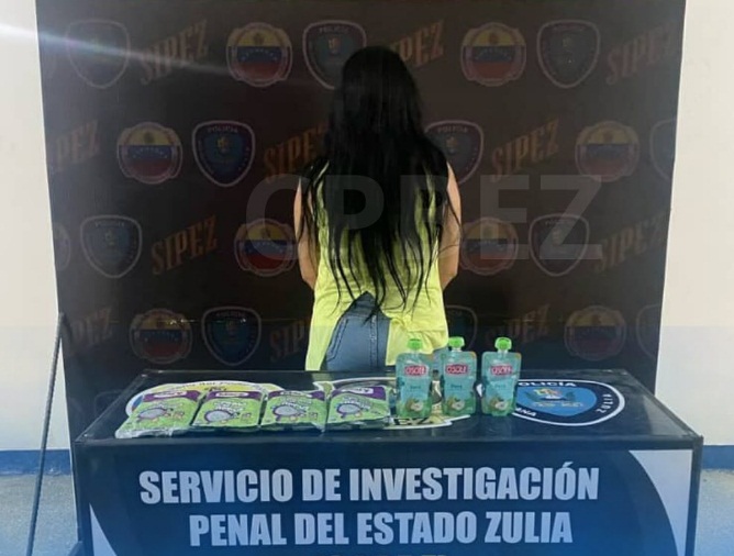 Detienen a mujer que vendía alimentos vencidos para niños