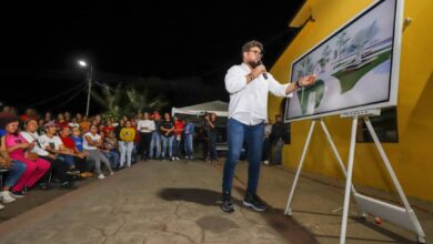 Presenta proyecto de rehabilitación de la iglesia y plaza Bolívar de San Vicente