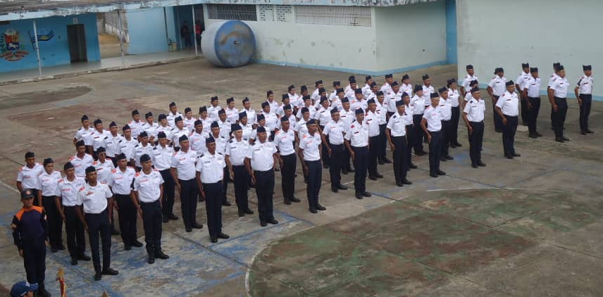 Estudiantes de la UNES reciben investiduras y jerarquías en Zamora