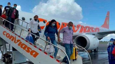 Un total de 174 migrantes retornan al país en vuelo directo desde Honduras