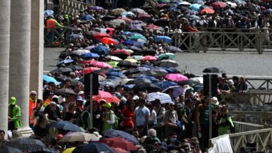 Unas 150.000 personas despiden al papa en la basílica de San Pedro antes del funeral