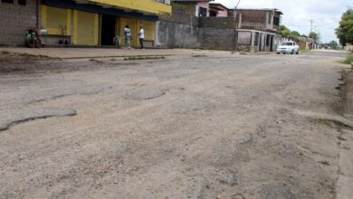 En estado crítico está la carretera principal de Brisas del Aeropuerto