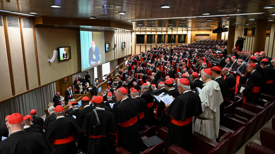 Los cardenales afrontan el problema de las finanzas, uno de los retos para el nuevo Papa