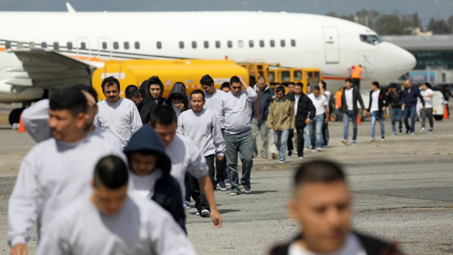 EE.UU. se prepara para la campaña de deportación más grande de su historia