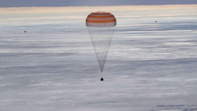 Nave rusa Soyuz regresa a la Tierra con tres astronautas