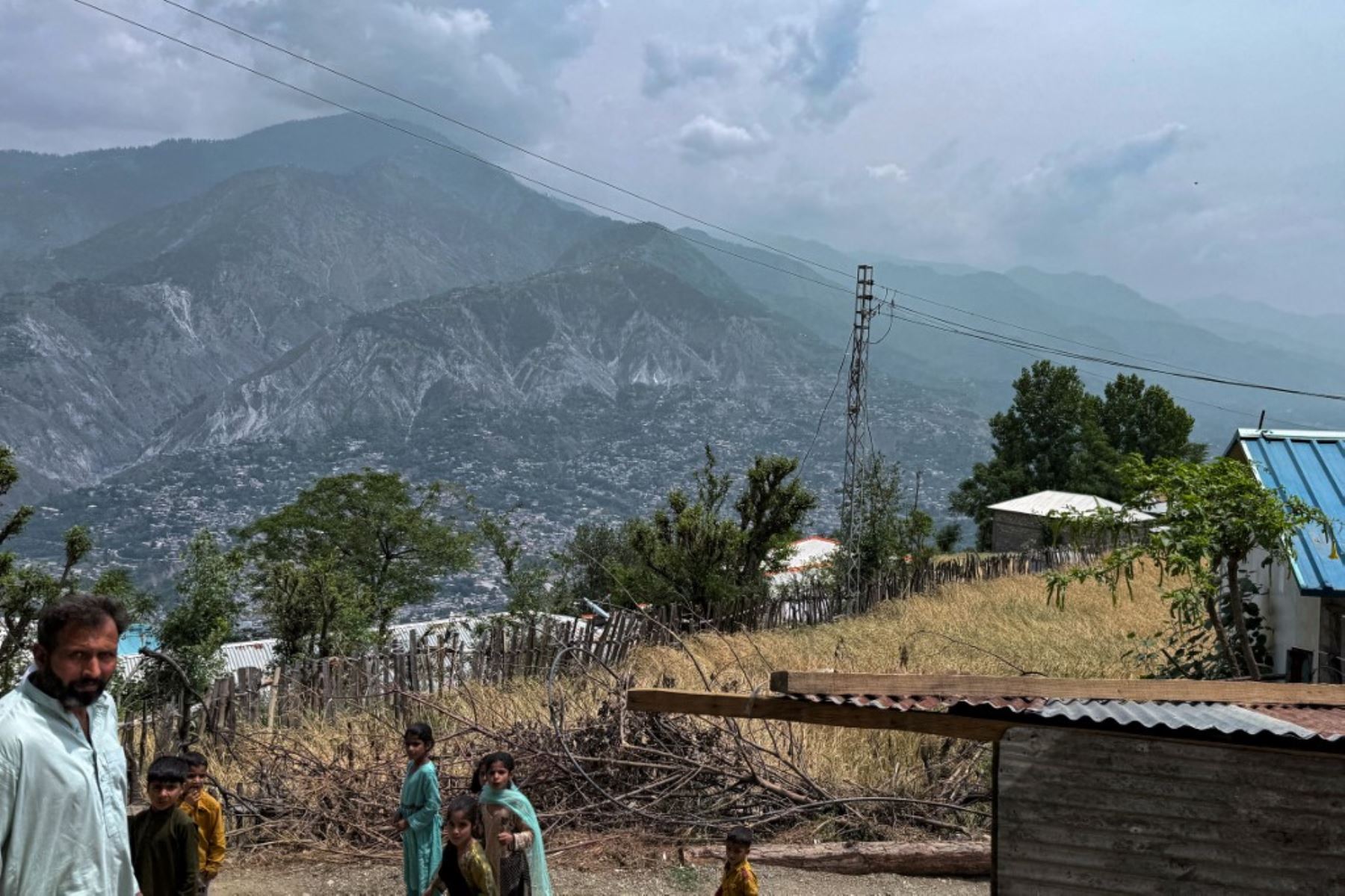 Pakistán denuncia la muerte de un niño tras ataque de la India