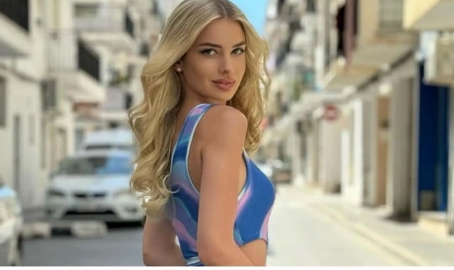 Modelo de OnlyFans detenida por masturbarse en público