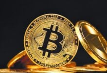 Valor del bitcóin supera los 100 mil dólares por primera vez en meses
