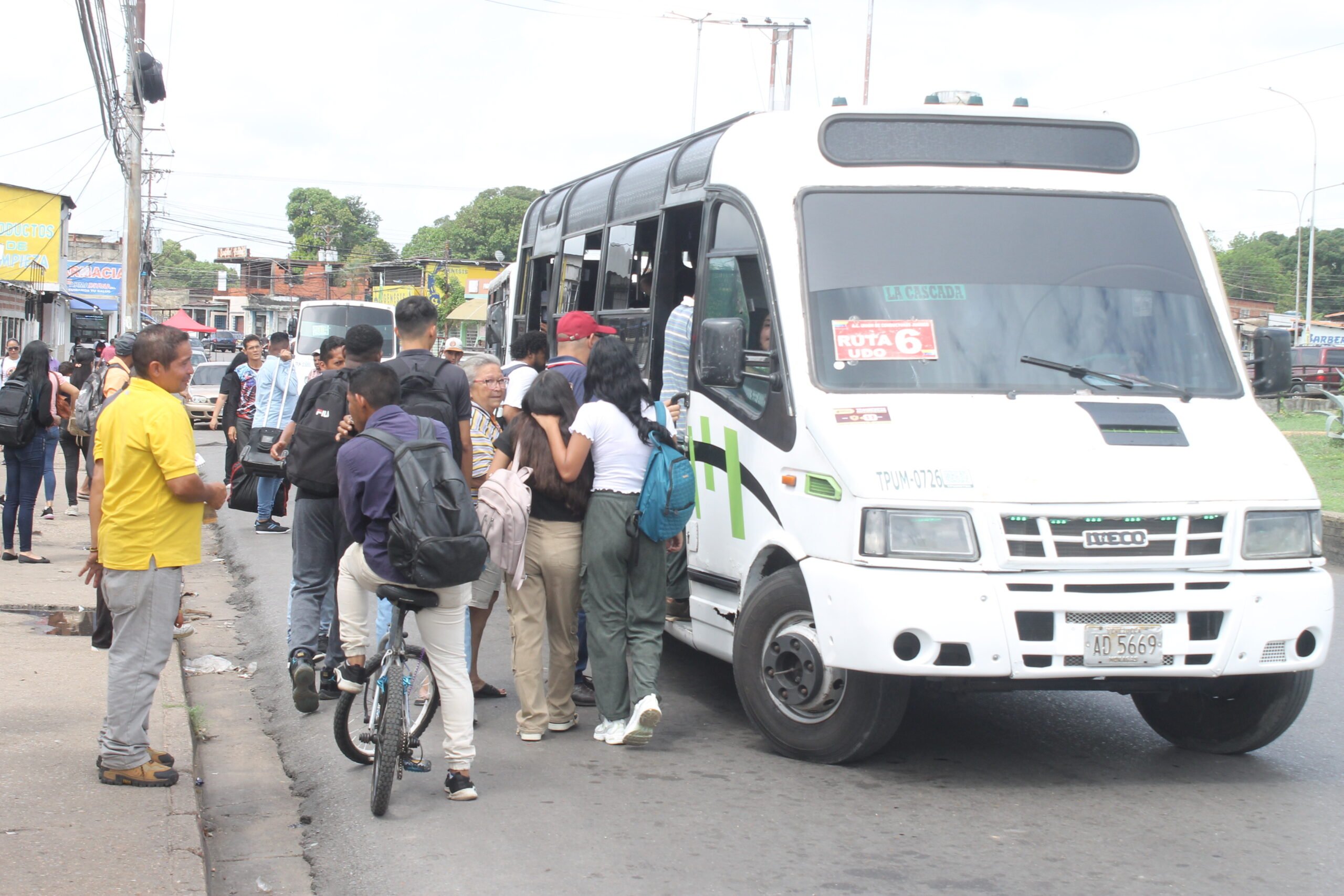 Poca circulación del billete de 5,00Bs afecta a usuarios del transporte público