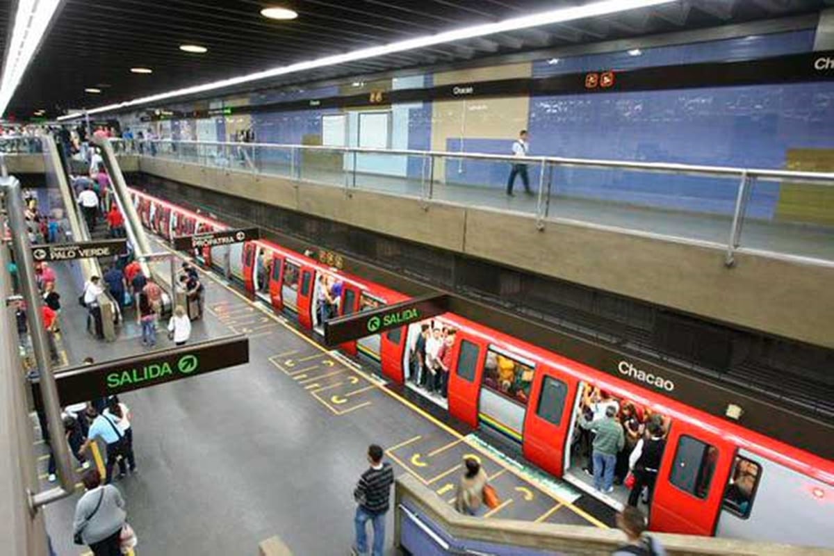 Adulto mayor se lanzó a los rieles del Metro de Caracas