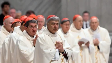 Secreto absoluto: el personal del cónclave presta juramento en la Capilla Paulina