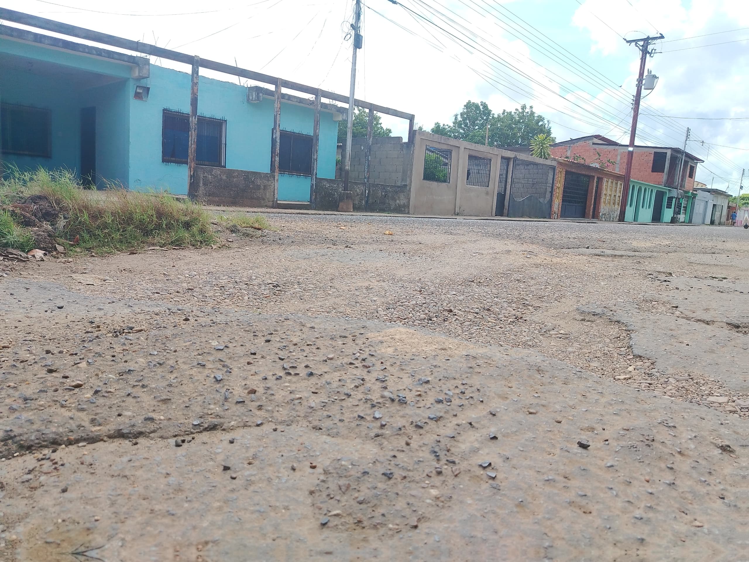 Denuncian deterioro de la vía principal de El Parquecito