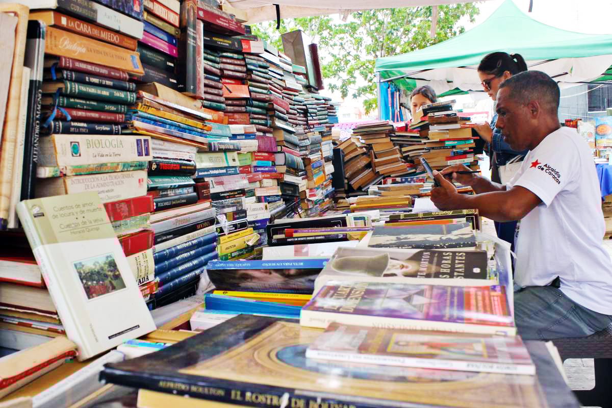 Ferias del libro serán instaladas en todas las escuelas del país